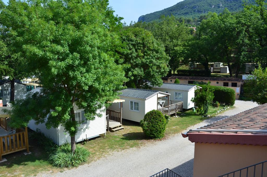 Camping Hotel Les Rives Du Loup Туррет-сюр-Лу Экстерьер фото
