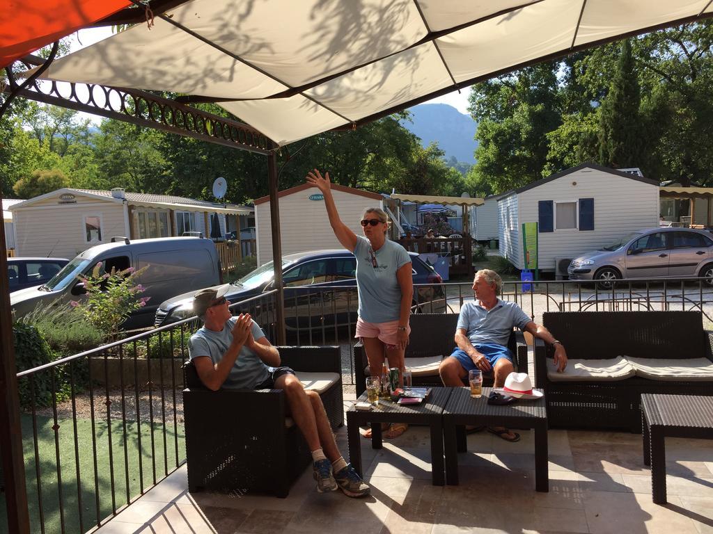 Camping Hotel Les Rives Du Loup Туррет-сюр-Лу Экстерьер фото